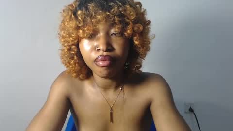 sexy_bluey247 online show from April 13, 2:28 am