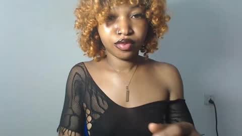 sexy_bluey247 online show from April 16, 2:29 pm