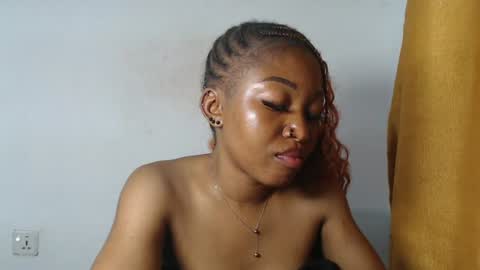 Snapshot of sexy_bluey247 chatting on June 28, 5:08 pm sexy_bluey247 online show from June 28, 5:08 pm