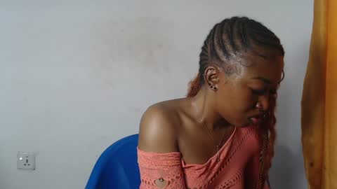 Snapshot of sexy_bluey247 chatting on June 29, 2:50 pm sexy_bluey247 online show from June 29, 2:50 pm