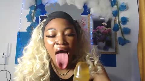 Snapshot of sexy_bluey247 chatting on July 18, 4:16 am sexy_bluey247 online show from July 18, 4:16 am
