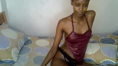 Snapshot of sexy_charliee chatting on February 2, 4:11 am sexy_charliee online show from February 2, 4:11 am