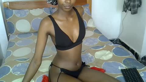 Snapshot of sexy_charliee chatting on February 3, 2:22 pm sexy_charliee online show from February 3, 2:22 pm