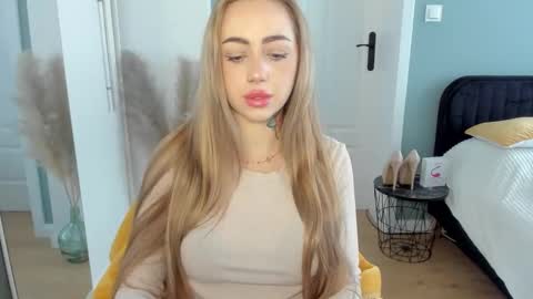 Snapshot of sexy_coralie chatting on April 27, 6:33 am C o r a l i e online show from April 27, 6:33 am