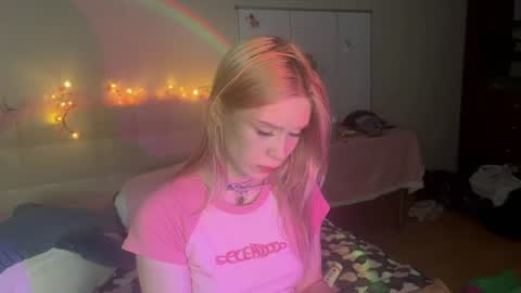 Snapshot of sexy_cute18 chatting on July 26, 10:49 pm Eva online show from July 26, 10:49 pm