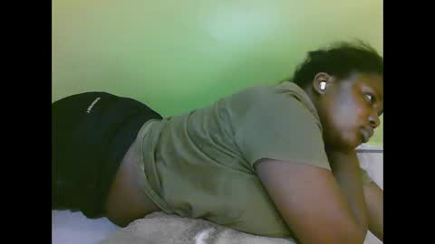 Snapshot of sexy_divana chatting on February 24, 7:09 pm sexy_divana online show from February 24, 7:09 pm