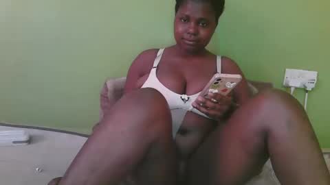 Snapshot of sexy_divana chatting on February 25, 6:14 am sexy_divana online show from February 25, 6:14 am