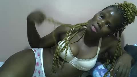 Snapshot of sexy_dolly2 chatting on February 11, 6:13 pm sexy dolly online show from February 11, 6:13 pm