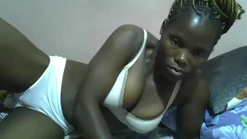 Snapshot of sexy_dolly2 chatting on February 15, 12:29 am sexy dolly online show from February 15, 12:29 am