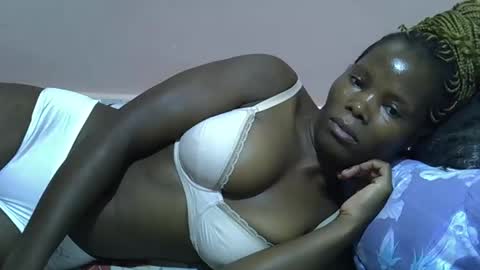 Snapshot of sexy_dolly2 chatting on February 28, 9:32 am sexy dolly online show from February 28, 9:32 am