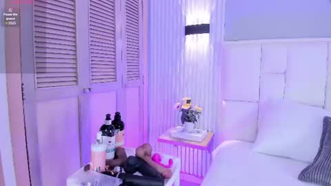 Snapshot of sexy_elynxx chatting on June 9, 8:09 pm ELY online show from June 9, 8:09 pm