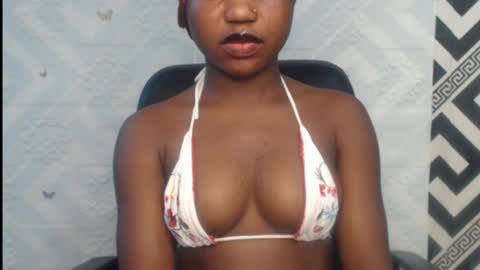 Snapshot of sexy_floral chatting on October 5, 5:33 pm Angela online show from October 5, 5:33 pm