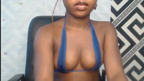 Snapshot of sexy_floral chatting on October 8, 8:23 am Angela online show from October 8, 8:23 am