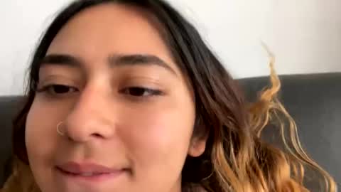 Snapshot of sexy_foxx_ chatting on December 16, 5:33 pm Antonella online show from December 16, 5:33 pm