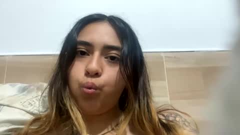 Snapshot of sexy_foxx_ chatting on February 16, 4:42 pm Antonella online show from February 16, 4:42 pm