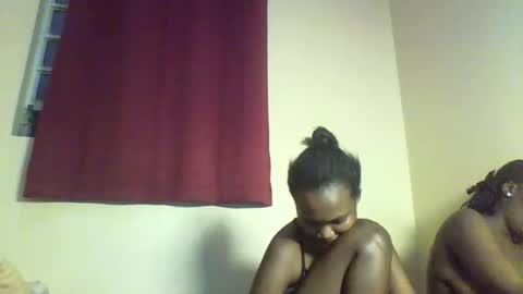 Snapshot of sexy_kaly chatting on September 30, 12:59 am Sexy kaly online show from September 30, 12:59 am