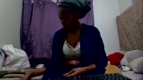 Snapshot of sexy_leila3 chatting on February 26, 10:31 pm kayla online show from February 26, 10:31 pm