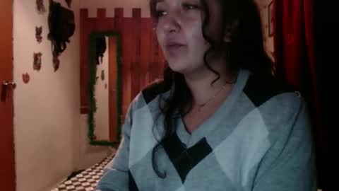 Snapshot of sexy_lolas chatting on December 9, 5:07 am sexy lolas online show from December 9, 5:07 am