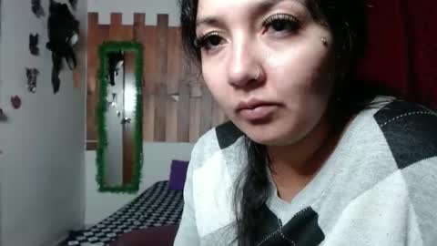 Snapshot of sexy_lolas chatting on February 2, 6:37 am sexy lolas online show from February 2, 6:37 am