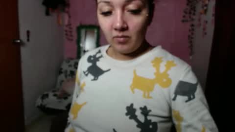 Snapshot of sexy_lolas chatting on February 25, 2:03 am sexy lolas online show from February 25, 2:03 am