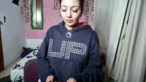 Snapshot of sexy_lolas chatting on November 8, 3:18 am sexy lolas online show from November 8, 3:18 am