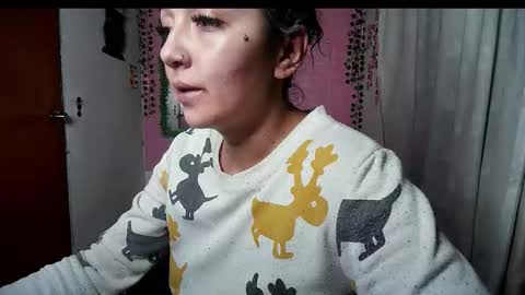 Snapshot of sexy_lolas chatting on December 4, 3:05 am sexy lolas online show from December 4, 3:05 am