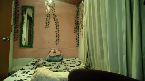 sexy lolas online show from January 9, 11:17 pm