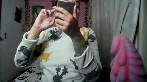 sexy lolas online show from February 5, 4:50 am