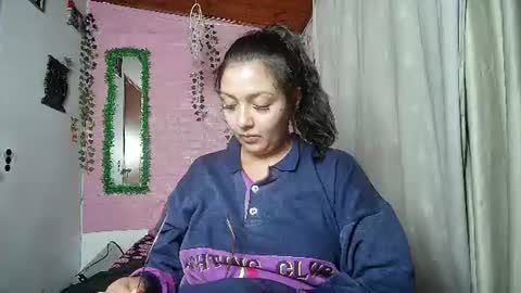 Snapshot of sexy_lolas chatting on June 11, 2:53 am sexy lolas online show from June 11, 2:53 am