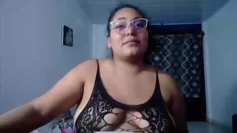 Snapshot of sexy_love_15 chatting on September 25, 7:23 am SIRENA LOVE online show from September 25, 7:23 am
