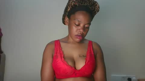 Snapshot of sexy_lyna chatting on December 16, 7:52 pm sexy_lyna online show from December 16, 7:52 pm