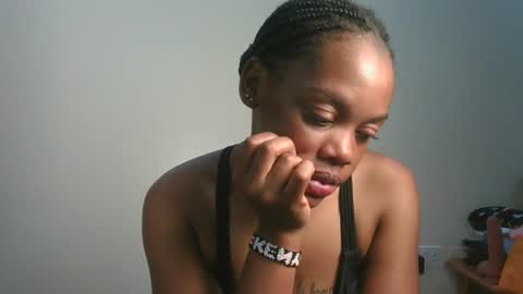 Snapshot of sexy_lyna chatting on January 13, 7:24 am sexy_lyna online show from January 13, 7:24 am