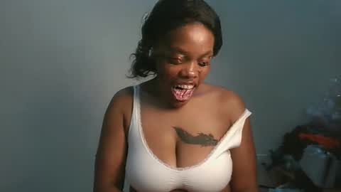 Snapshot of sexy_lyna chatting on January 18, 8:40 am sexy_lyna online show from January 18, 8:40 am