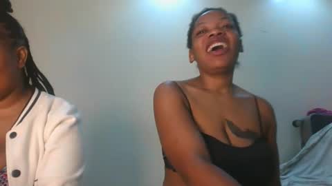 Snapshot of sexy_lyna chatting on February 25, 10:03 am sexy_lyna online show from February 25, 10:03 am