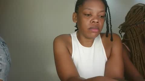 sexy_lyna online show from April 18, 7:01 am