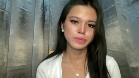 Snapshot of sexy_maevemorexxx chatting on June 25, 5:12 am Nicole online show from June 25, 5:12 am