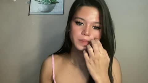 Snapshot of sexy_maevemorexxx chatting on June 29, 1:45 am Nicole online show from June 29, 1:45 am