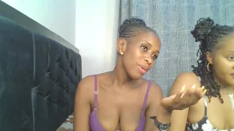 Snapshot of sexy_maya3 chatting on April 21, 1:42 am maya online show from April 21, 1:42 am