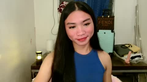 Snapshot of sexy_mikaxoxo chatting on February 7, 9:05 am mika online show from February 7, 9:05 am