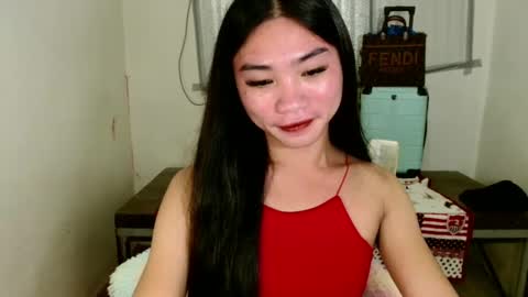 Snapshot of sexy_mikaxoxo chatting on February 8, 9:57 pm mika online show from February 8, 9:57 pm