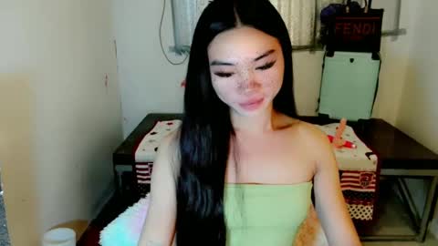 Snapshot of sexy_mikaxoxo chatting on February 12, 10:03 am mika online show from February 12, 10:03 am