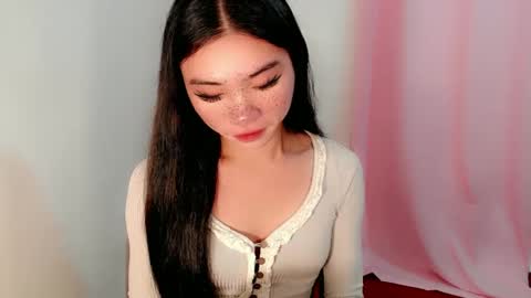 Snapshot of sexy_mikaxoxo chatting on February 15, 1:21 am mika online show from February 15, 1:21 am