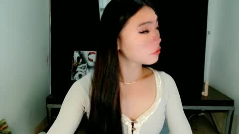 Snapshot of sexy_mikaxoxo chatting on February 27, 9:11 am mika online show from February 27, 9:11 am