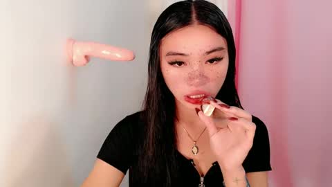 Snapshot of sexy_mikaxoxo chatting on February 28, 12:20 pm mika online show from February 28, 12:20 pm