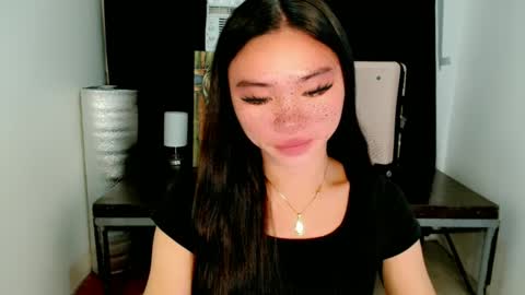 Snapshot of sexy_mikaxoxo chatting on March 10, 3:01 am mika online show from March 10, 3:01 am