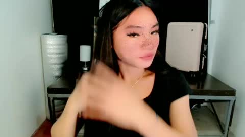 Snapshot of sexy_mikaxoxo chatting on March 10, 10:34 pm mika online show from March 10, 10:34 pm