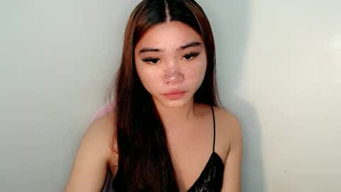 Snapshot of sexy_mikaxoxo chatting on December 4, 3:43 pm mika online show from December 4, 3:43 pm