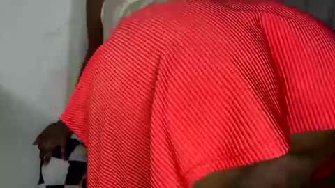 Snapshot of sexy_n_thick chatting on May 15, 7:10 pm Lyn online show from May 15, 7:10 pm