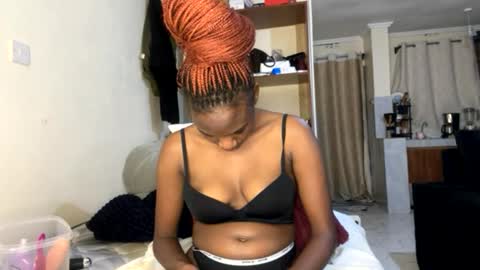 Snapshot of sexy_nyla chatting on June 22, 10:51 pm Nyla online show from June 22, 10:51 pm
