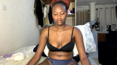 Snapshot of sexy_nyla chatting on June 26, 12:26 am Nyla online show from June 26, 12:26 am